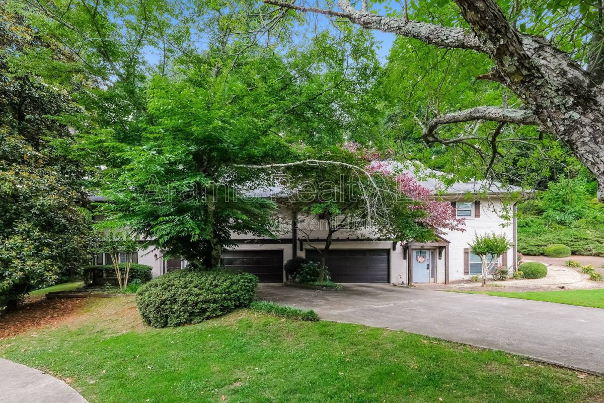 Townhouse for rent at 280 Halah Circle NE, Atlanta, GA 30328