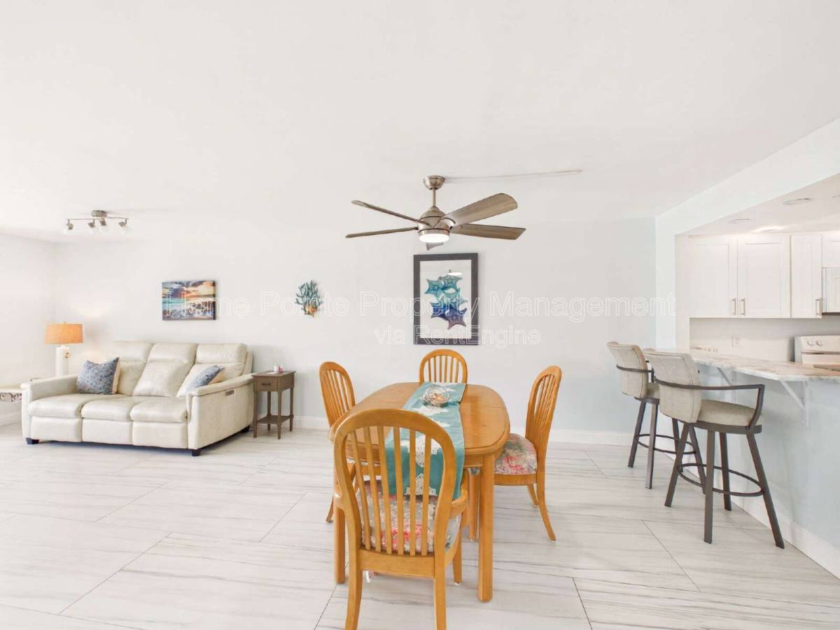 Condo for rent at 300 Valley Stream Dr #3D, Naples, FL 34113