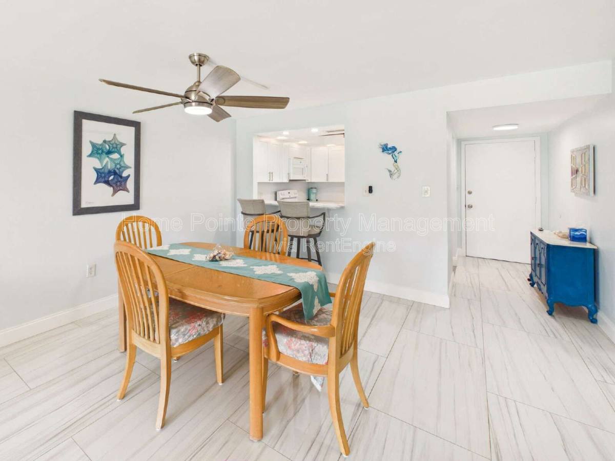 Condo for rent at 300 Valley Stream Dr #3D, Naples, FL 34113