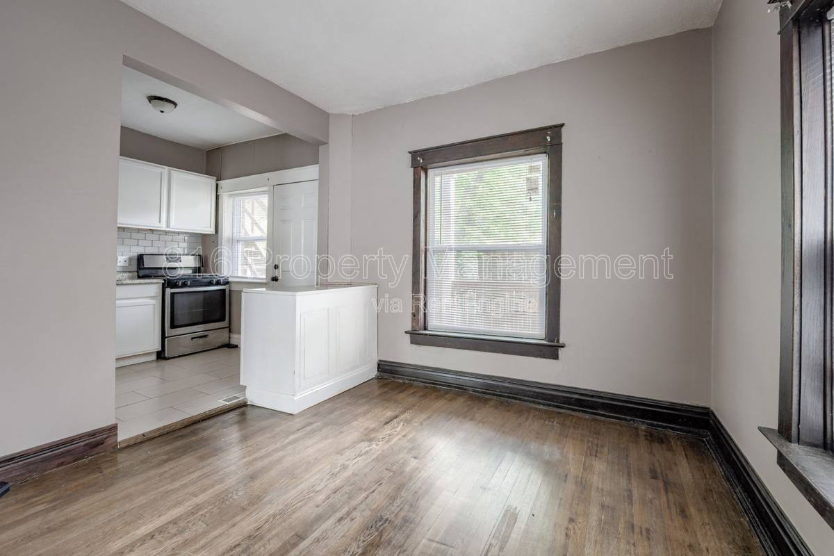 Apartment for rent at 3233 Charlotte St #2S, Kansas City, MO 64109
