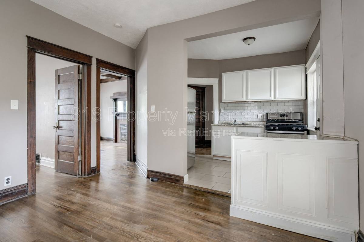 Apartment for rent at 3233 Charlotte St #2S, Kansas City, MO 64109
