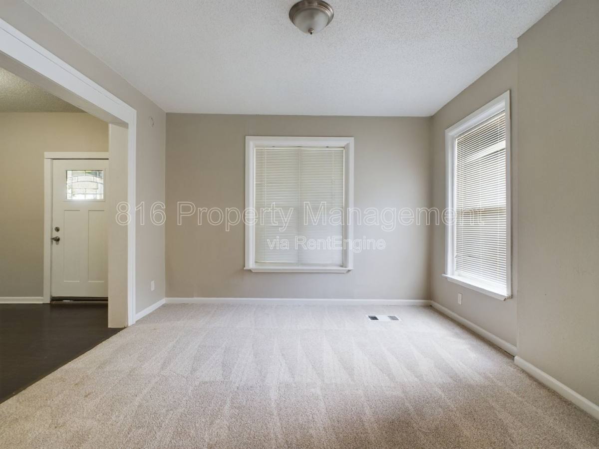 House for rent at 5218 Highland Ave, Kansas City, MO 64110