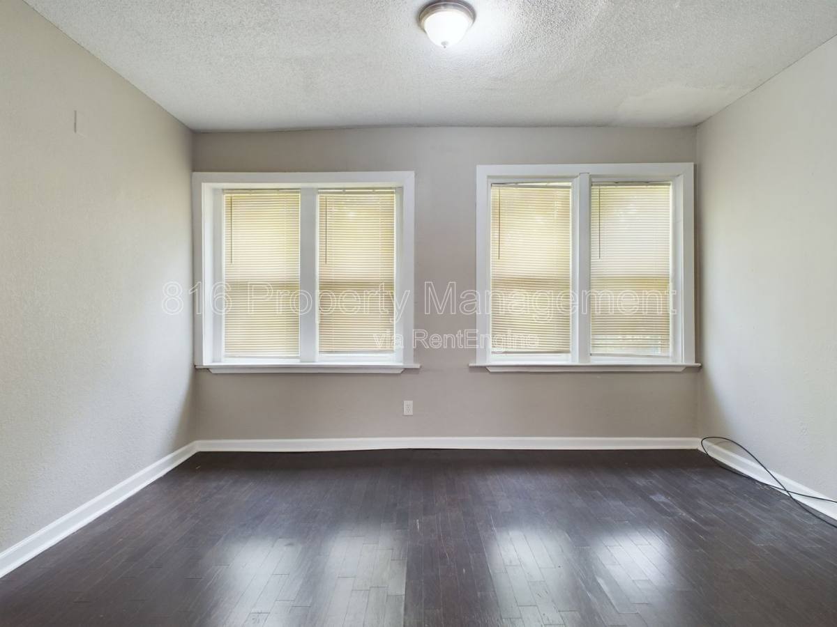 House for rent at 5218 Highland Ave, Kansas City, MO 64110