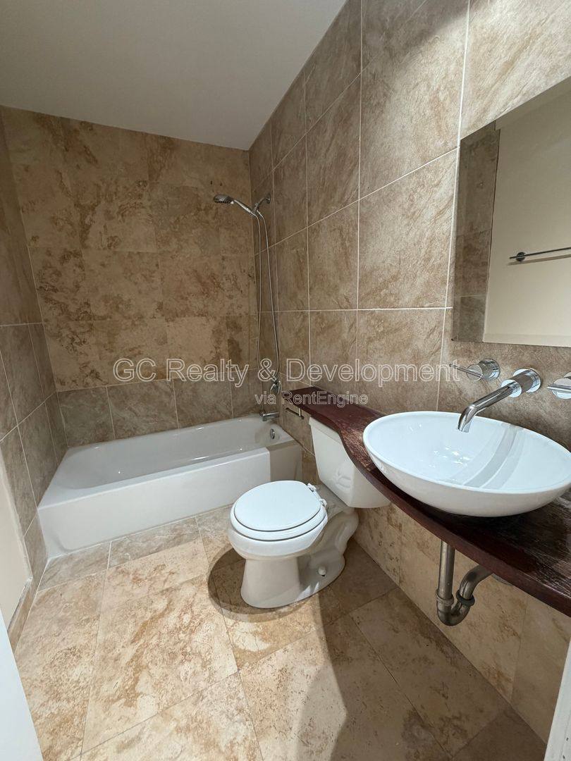 Apartment for rent at 871 Yosemite Trail #C, Roselle, IL 60172