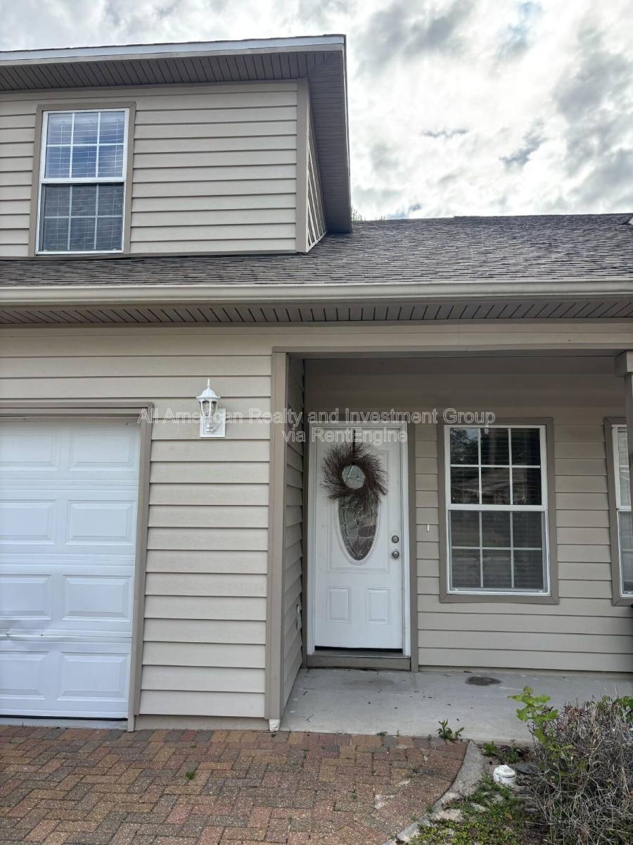 Townhouse for rent at 42 Avery Dr, Valparaiso, FL 32580