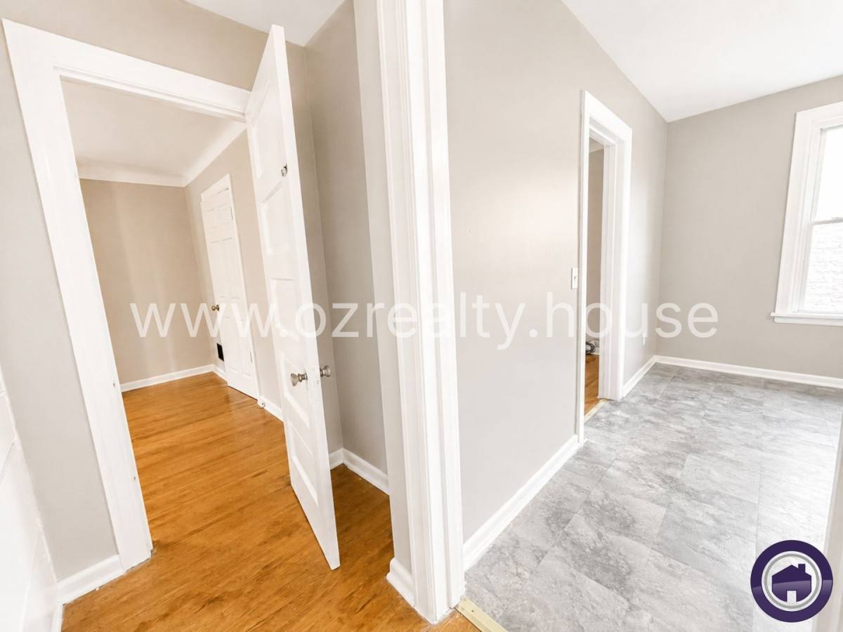 Apartment for rent at 837 Colburn St #2, Toledo, OH 43609