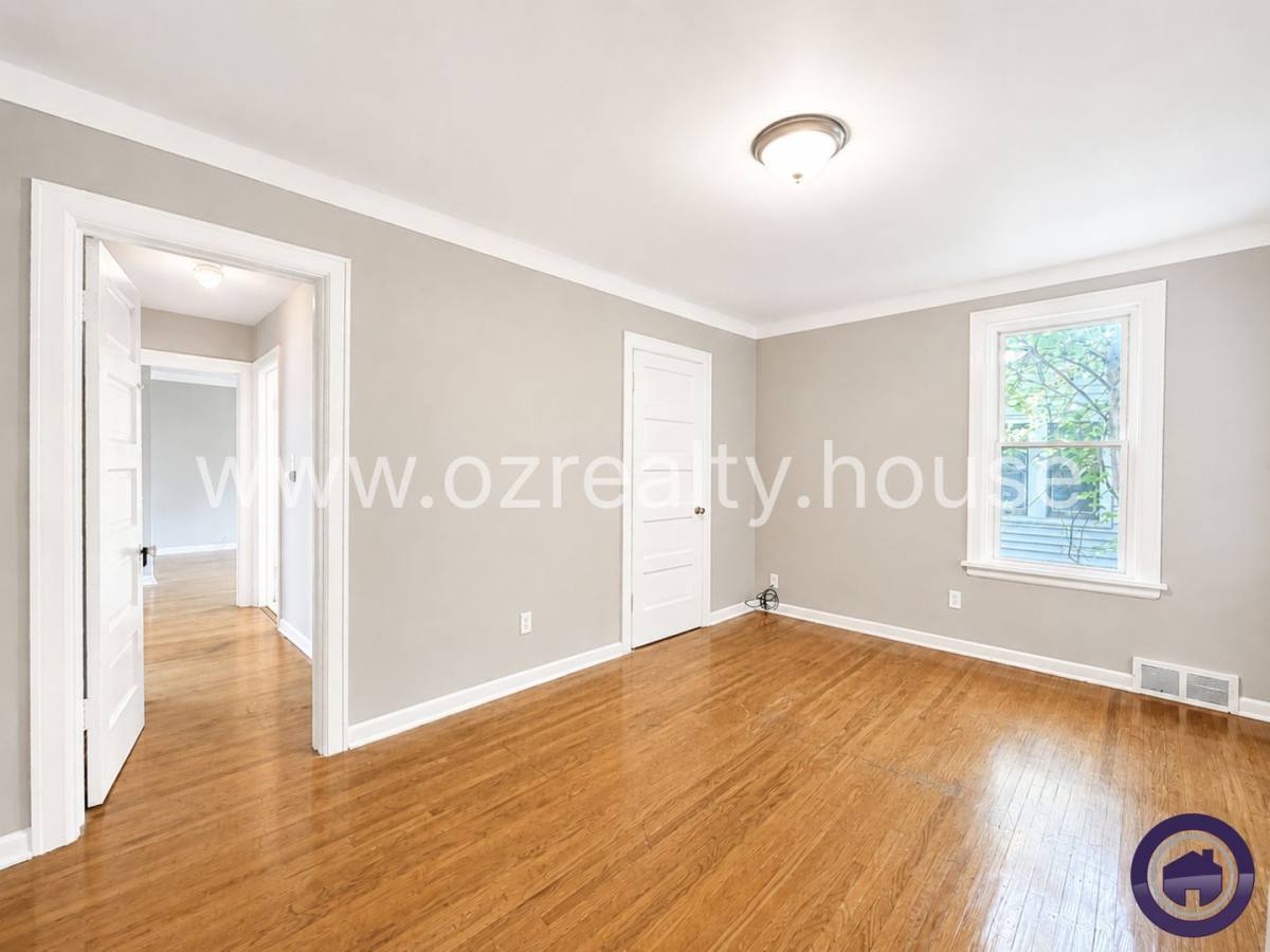 Apartment for rent at 837 Colburn St #2, Toledo, OH 43609