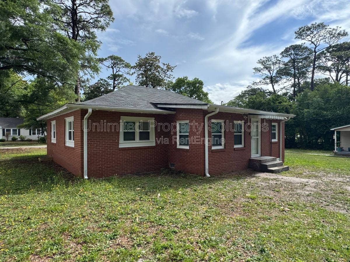 House for rent at 4938 Wrightsville Ave, Wilmington, NC 28403