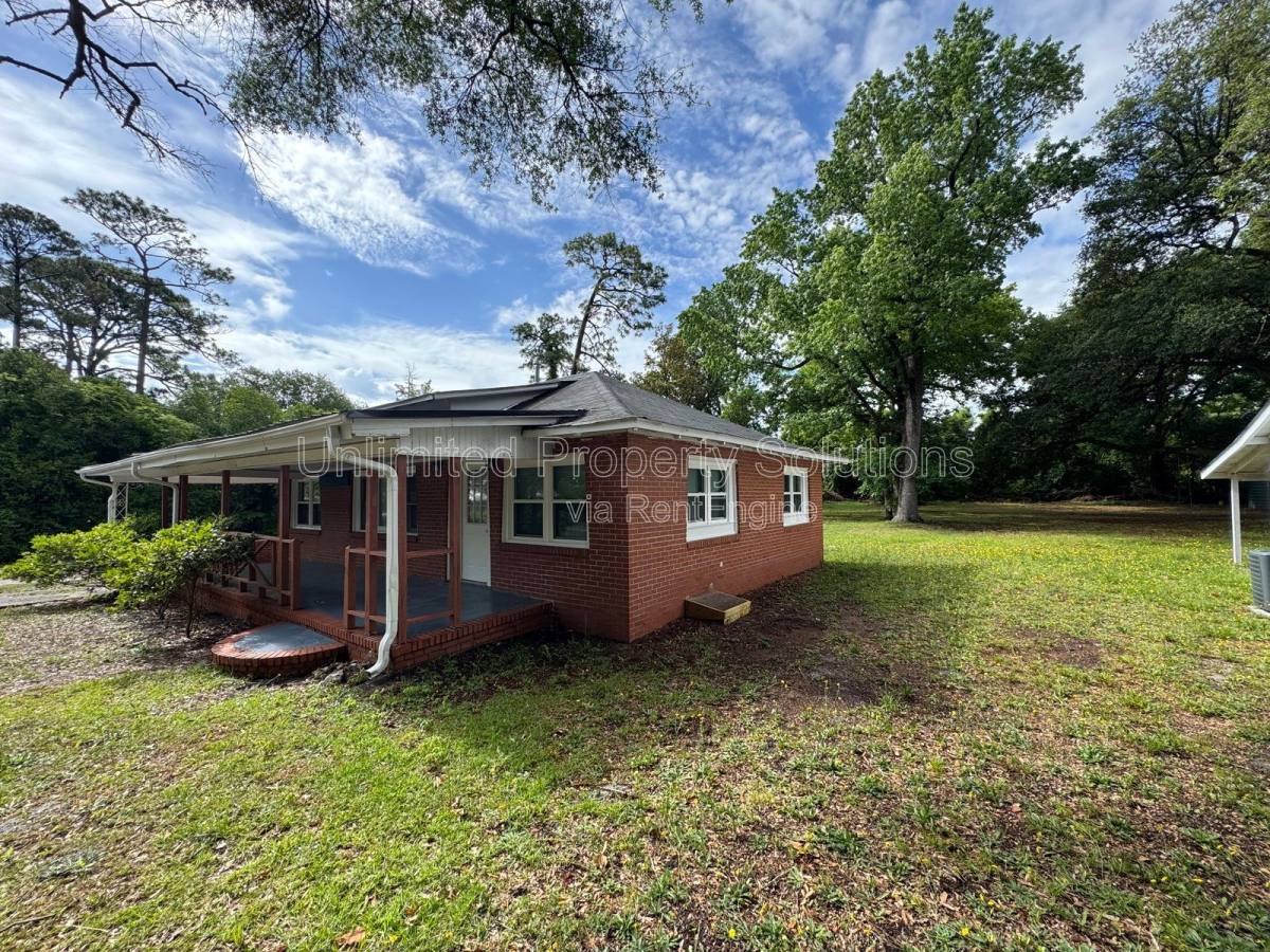 House for rent at 4938 Wrightsville Ave, Wilmington, NC 28403