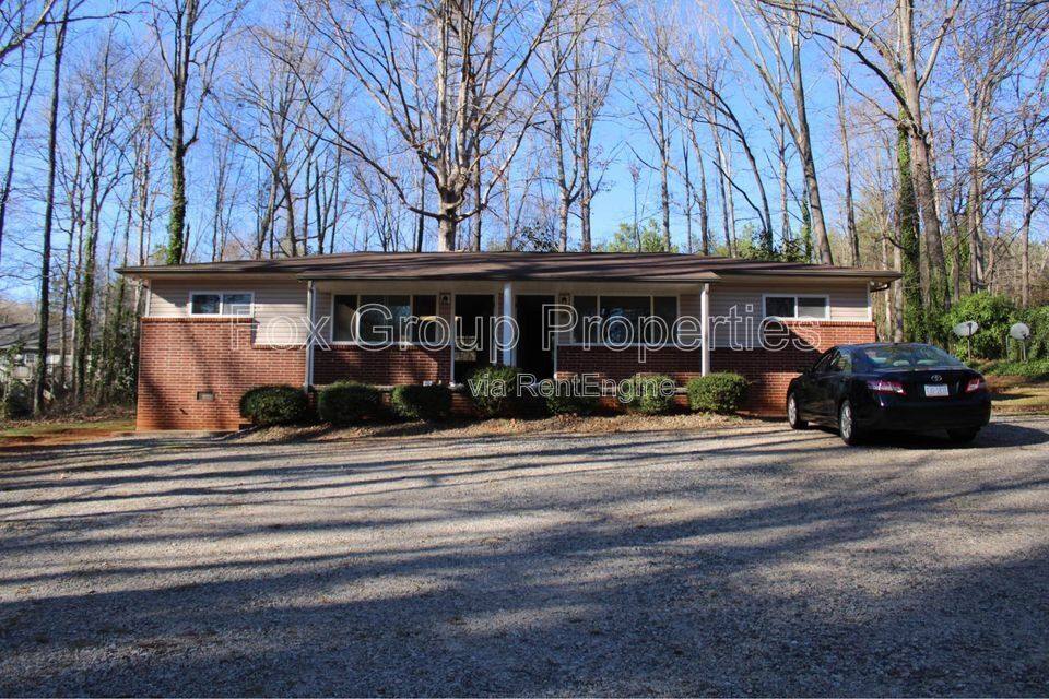 House for rent at 405 E J St, Newton, NC 28658