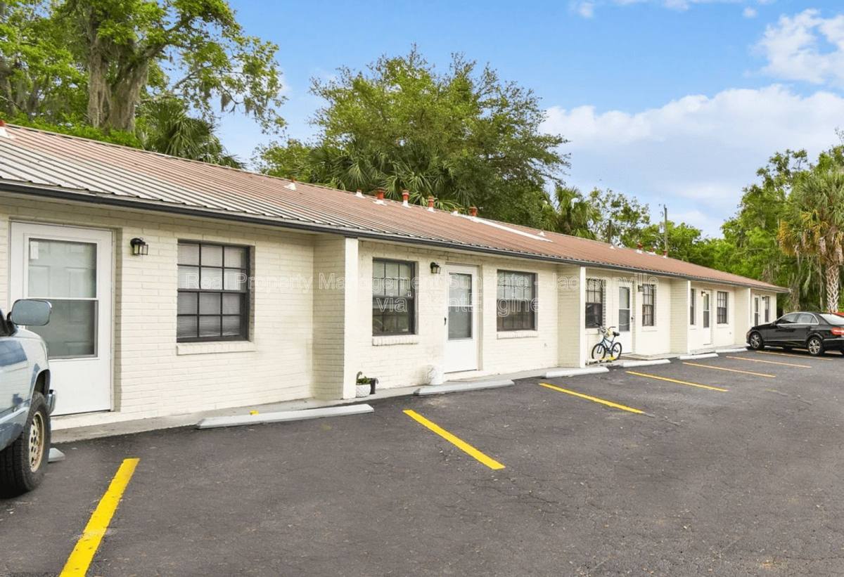 Apartment for rent at 1010 Bronson St #12, Palatka, FL 32177