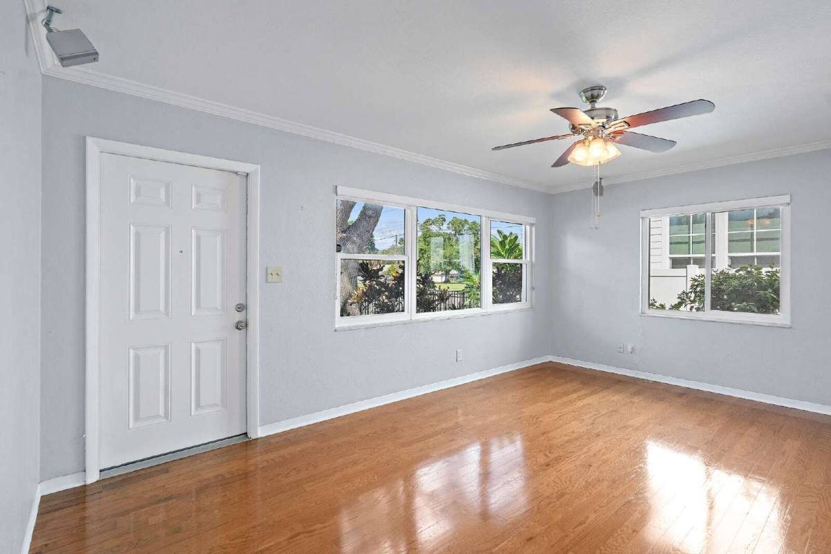 House for rent at 510 34th Ave N, Saint Petersburg, FL 33704