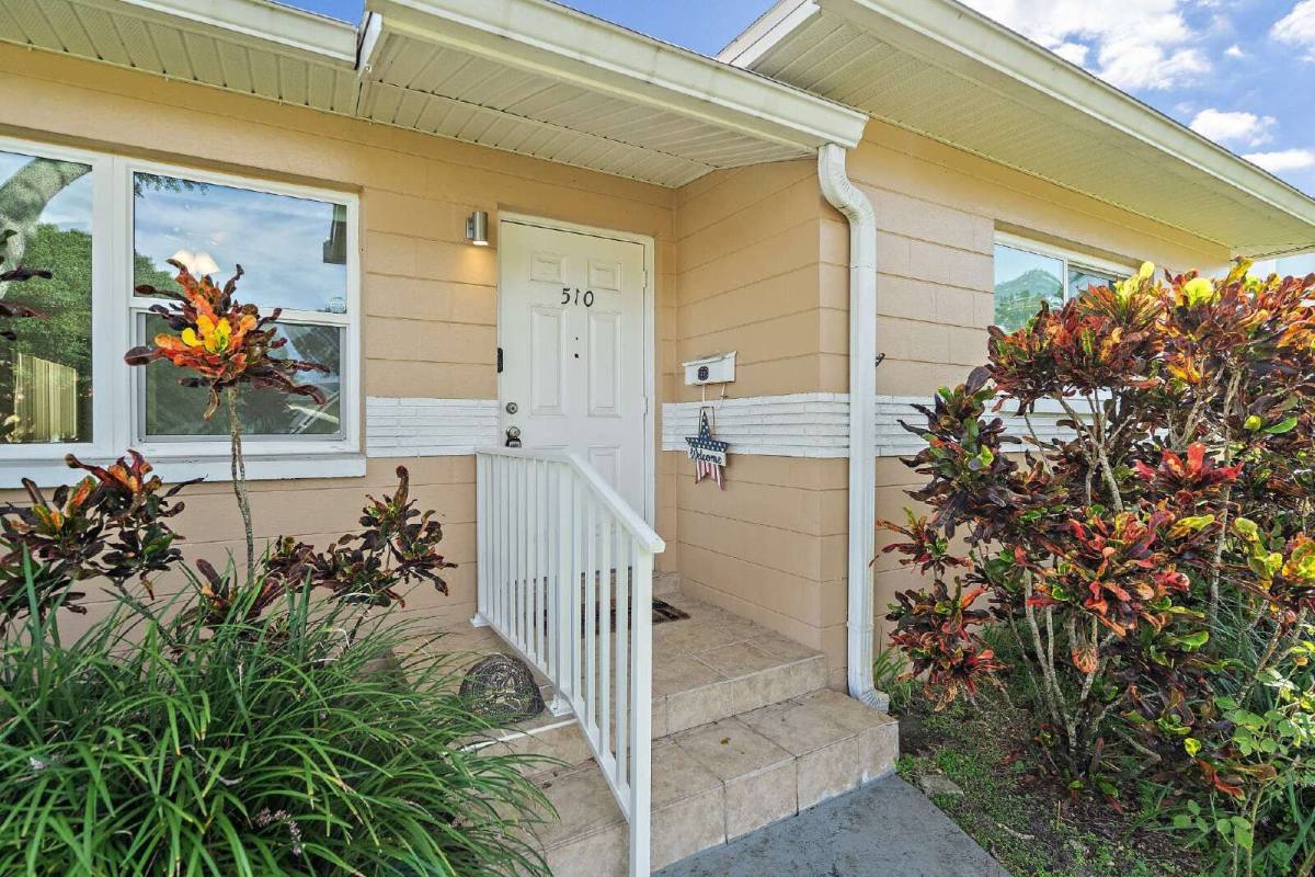 House for rent at 510 34th Ave N, Saint Petersburg, FL 33704