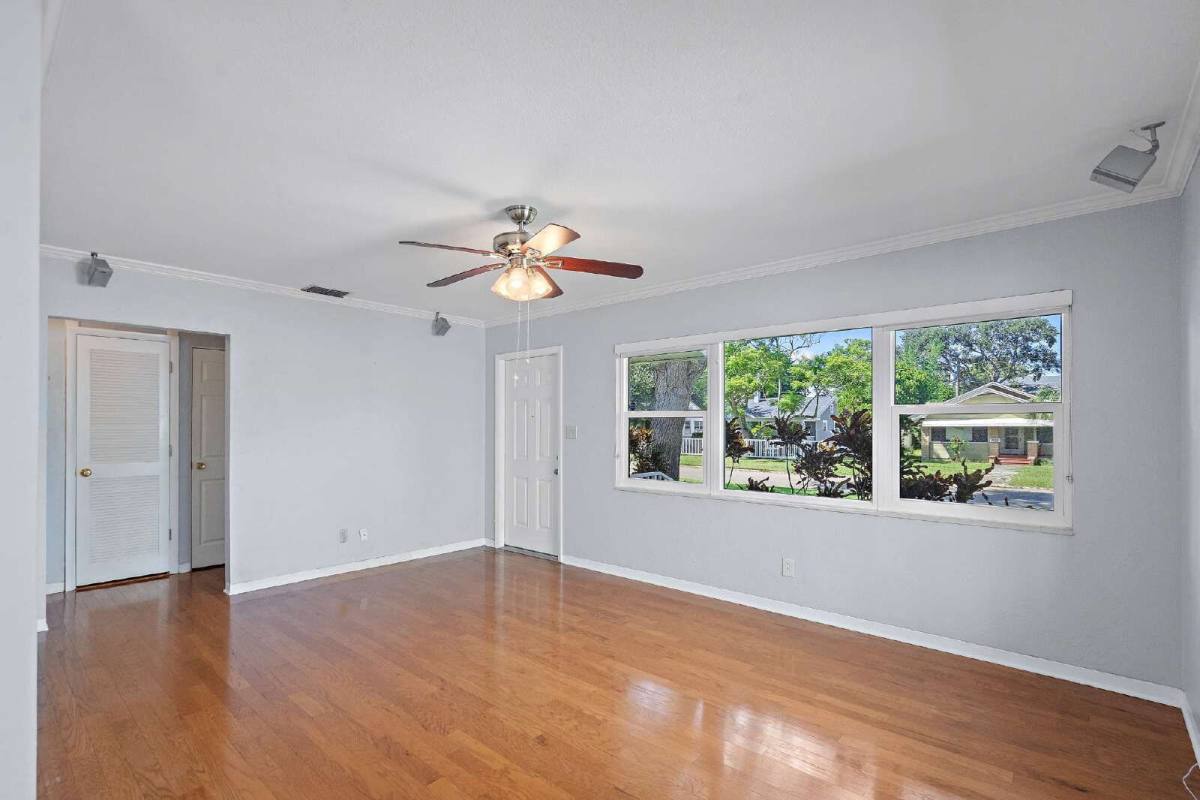 House for rent at 510 34th Ave N, Saint Petersburg, FL 33704