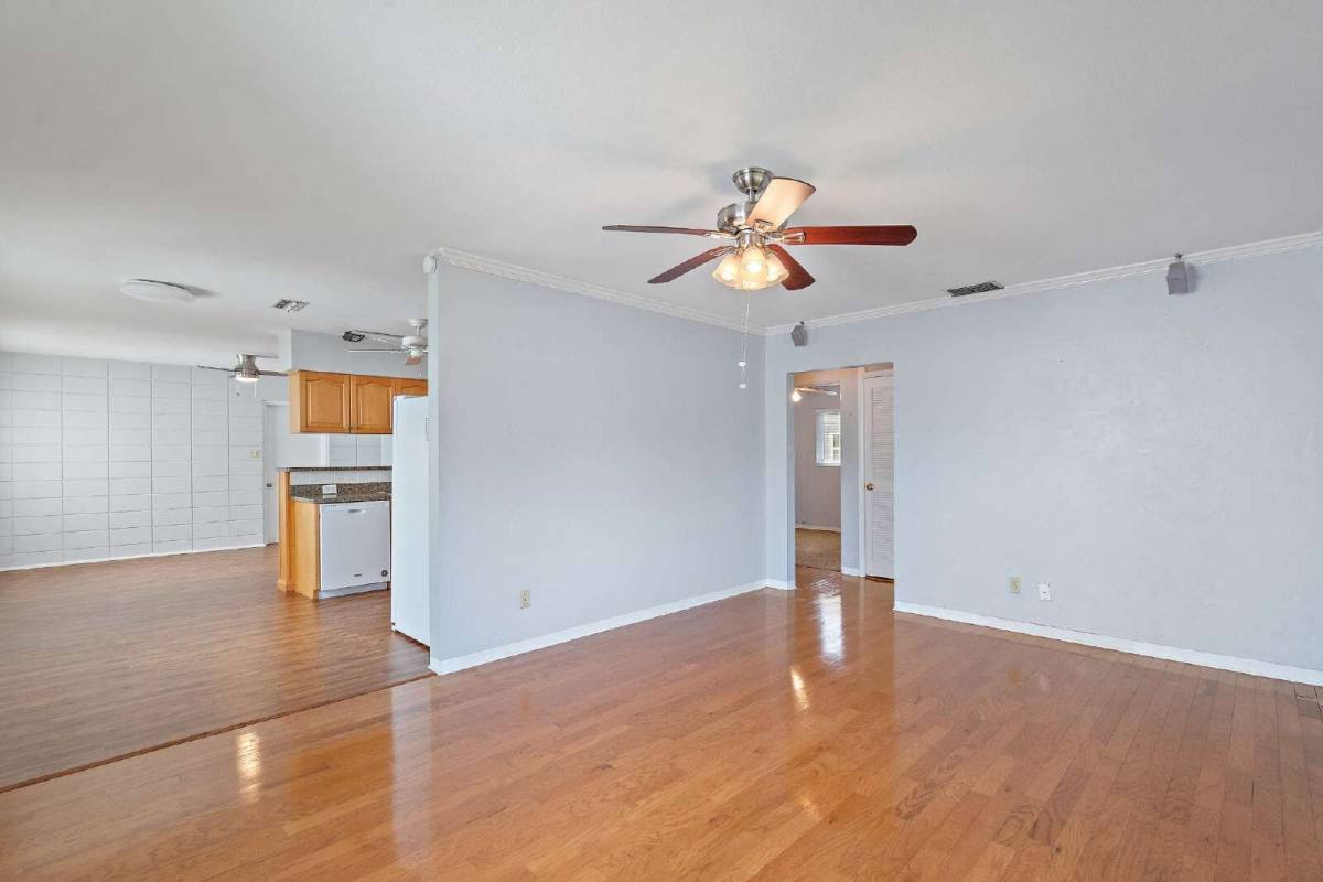 House for rent at 510 34th Ave N, Saint Petersburg, FL 33704
