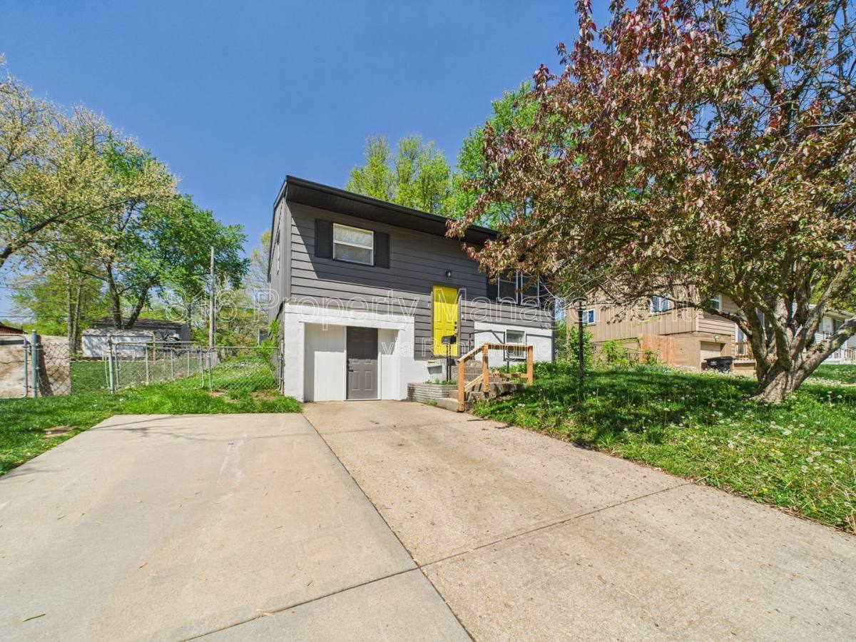 House for rent at 1406 N Ponca Dr, Independence, MO 64058
