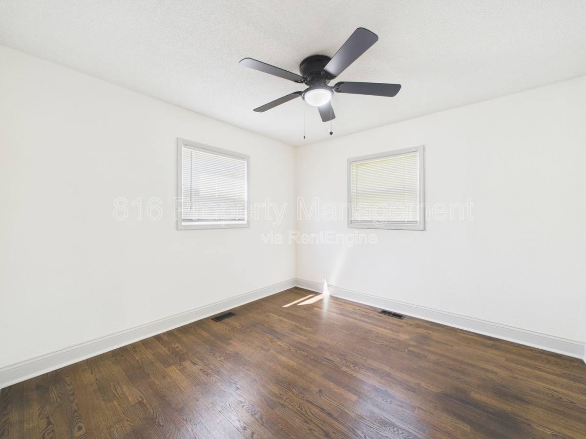 House for rent at 1406 N Ponca Dr, Independence, MO 64058