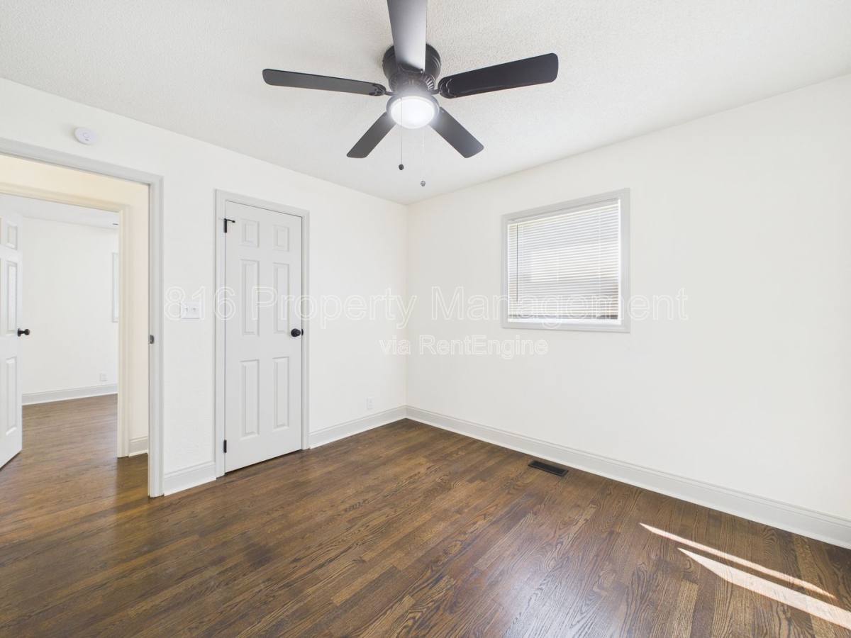 House for rent at 1406 N Ponca Dr, Independence, MO 64058