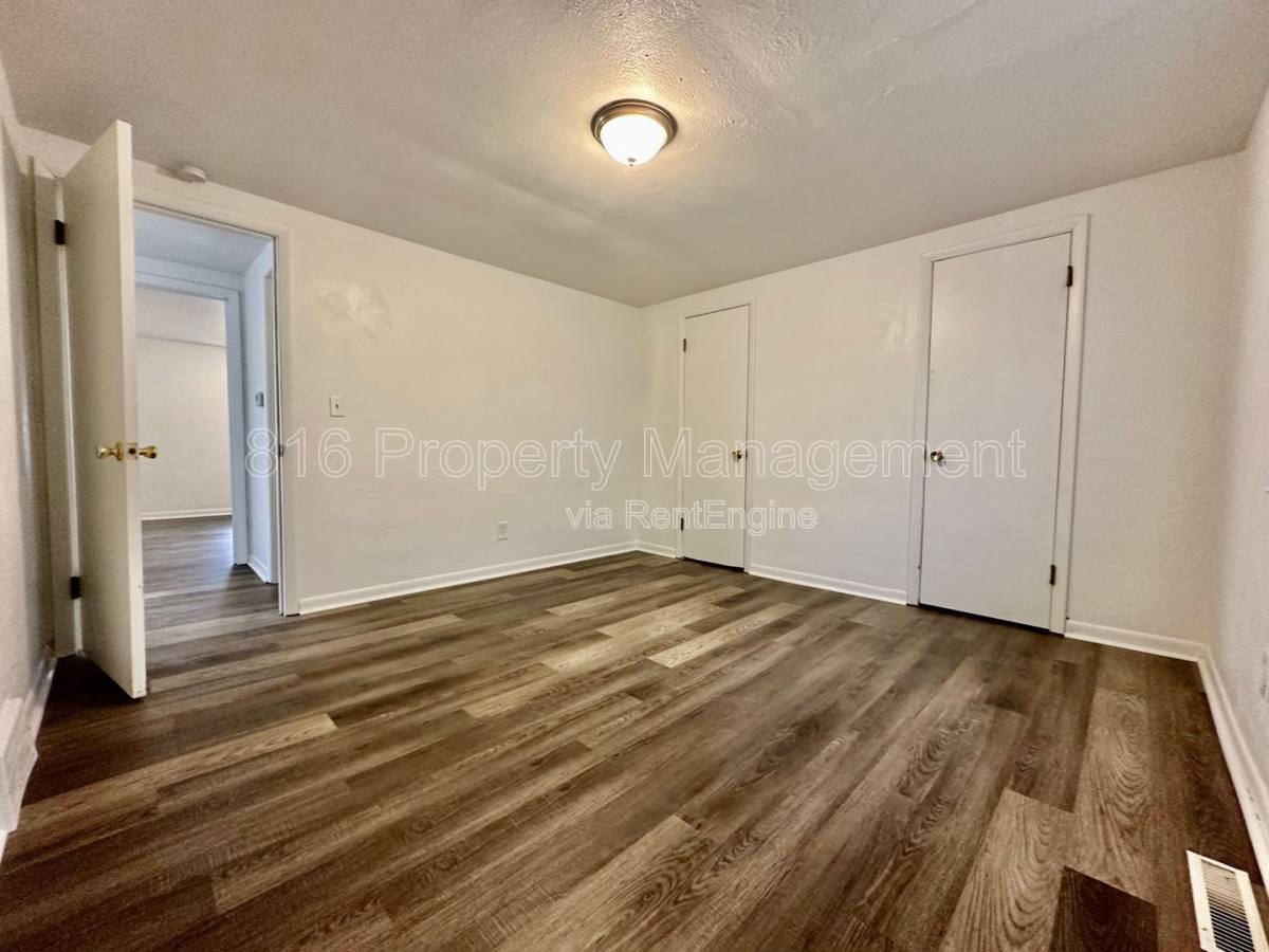 Apartment for rent at 639 S Crysler Ave E, Independence, MO 64052