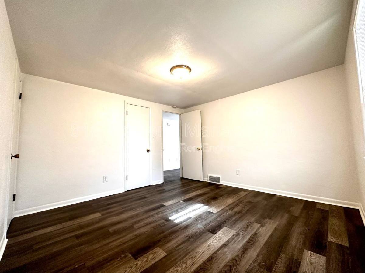 Apartment for rent at 639 S Crysler Ave E, Independence, MO 64052