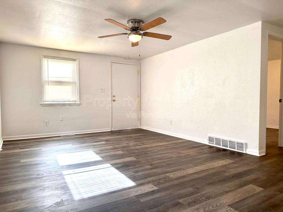 Apartment for rent at 639 S Crysler Ave E, Independence, MO 64052