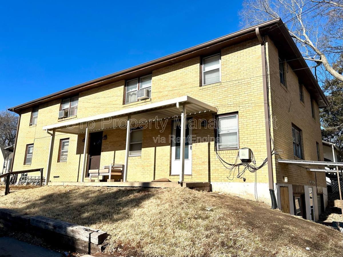 Apartment for rent at 639 S Crysler Ave E, Independence, MO 64052