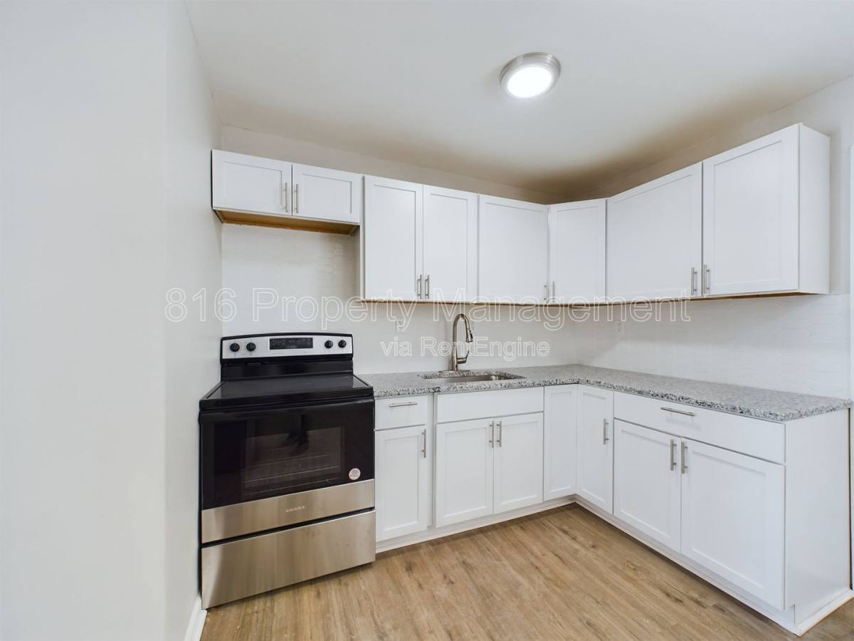 House for rent at 11404 Eastern Ave, Kansas City, MO 64134