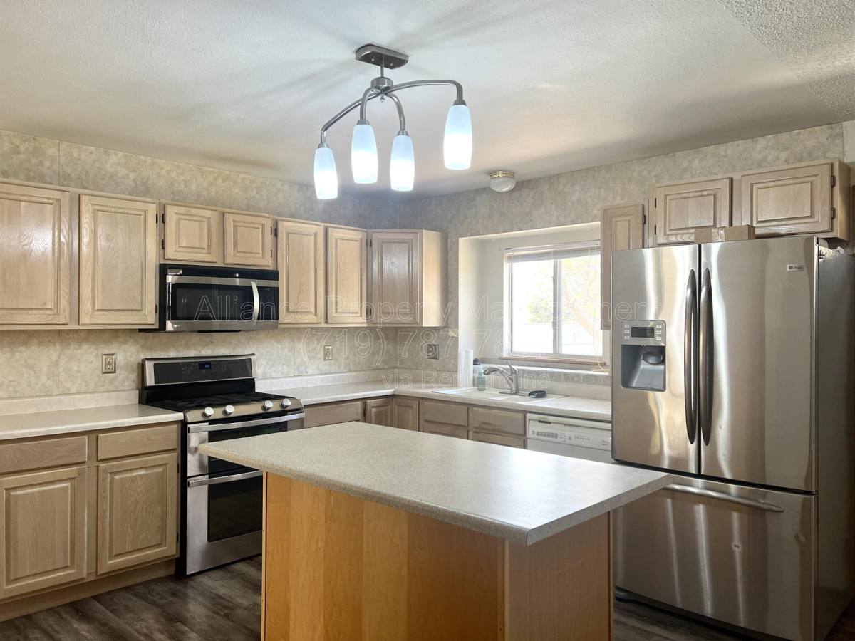 House for rent at 6436 Peak Vista Circle, Colorado Springs, CO 80918