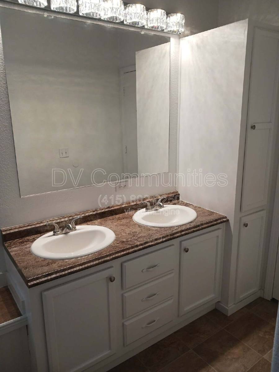 House for rent at 52145 Dustan Rd, La Pine, OR 97739