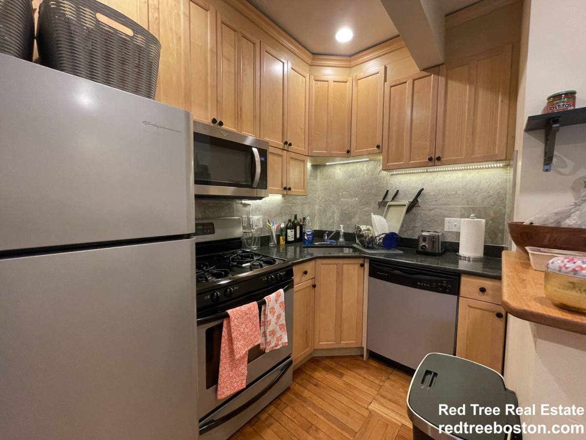 Apartment for rent at 191 Winthrop Rd #2, Brookline, MA 02445