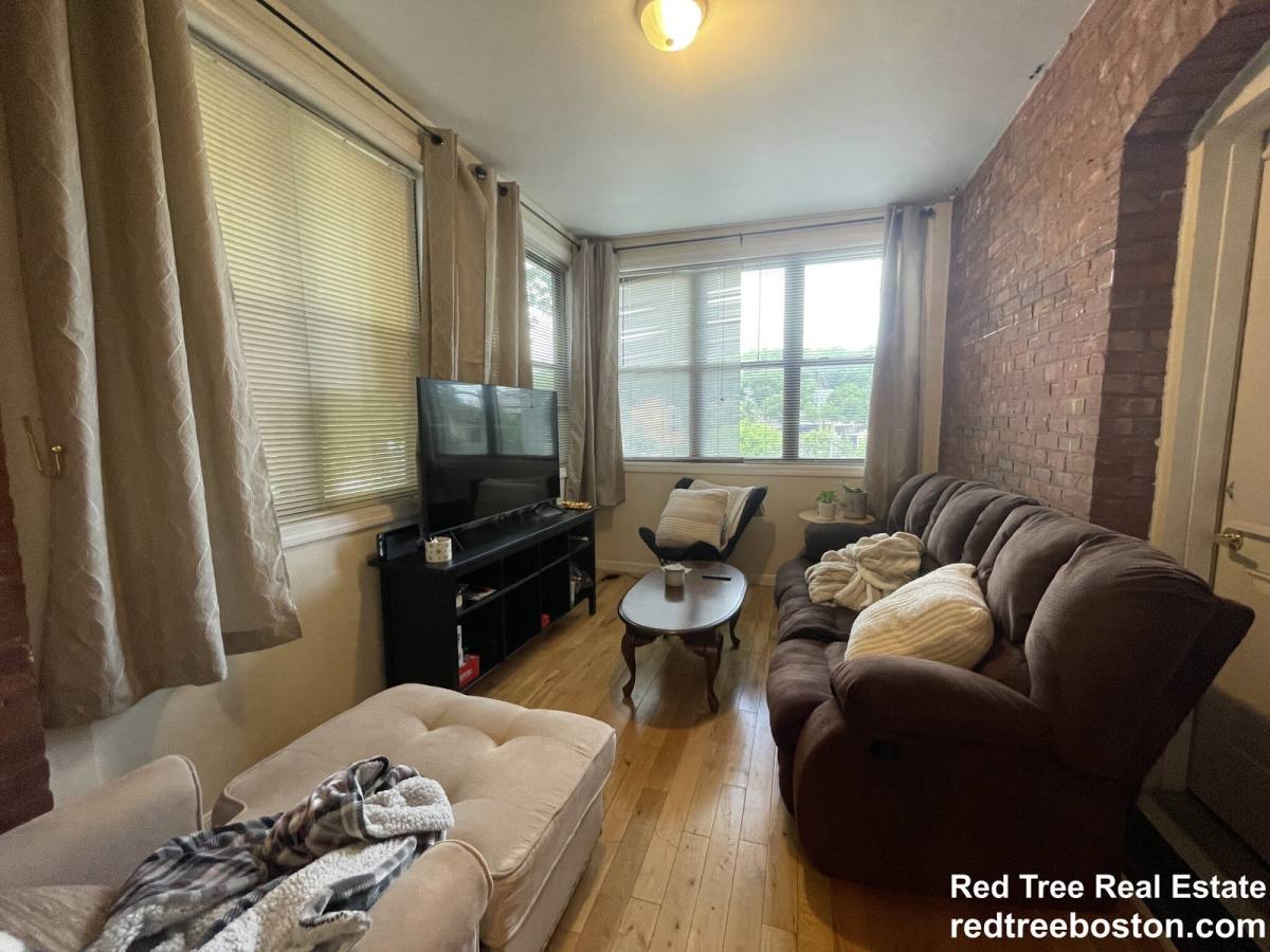 Apartment for rent at 191 Winthrop Rd #2, Brookline, MA 02445