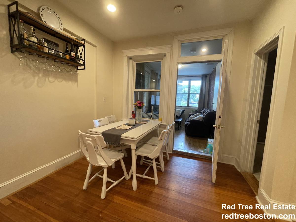 Apartment for rent at 191 Winthrop Rd #2, Brookline, MA 02445