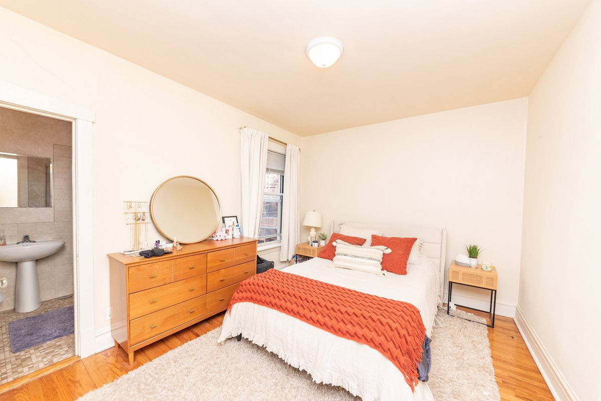 Apartment for rent at 3411 N Elaine Place #2, Chicago, IL 60657