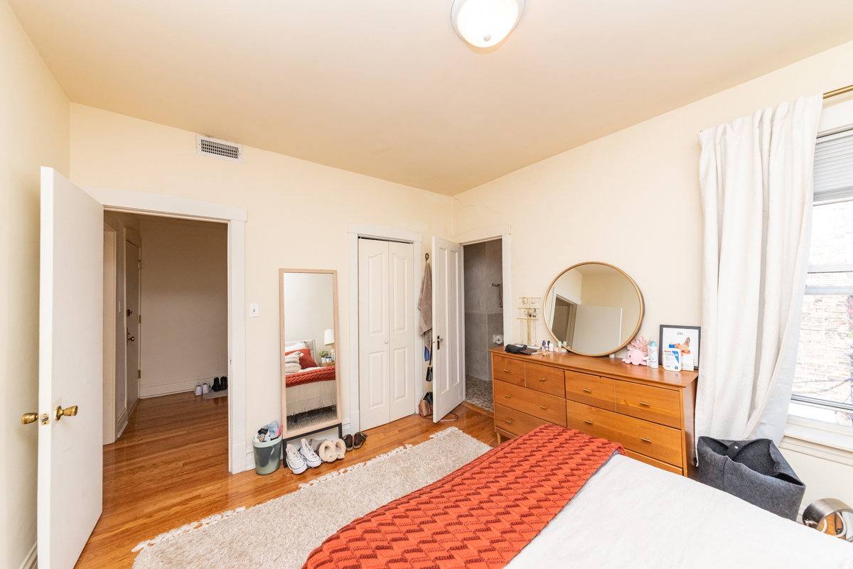 Apartment for rent at 3411 N Elaine Place #2, Chicago, IL 60657