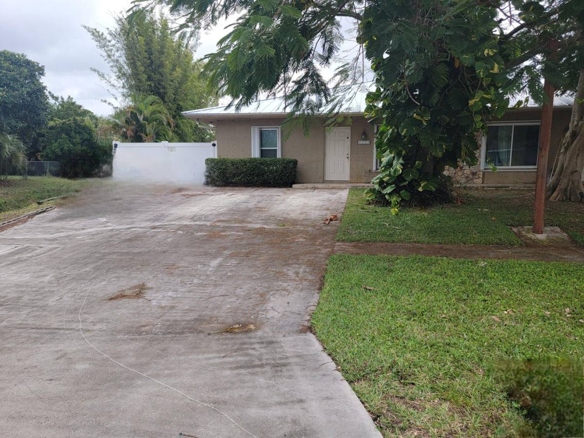 Apartment for rent at 6223 Allen St, Jupiter, FL 33458