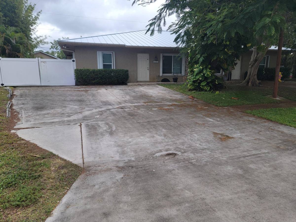 Apartment for rent at 6223 Allen St, Jupiter, FL 33458