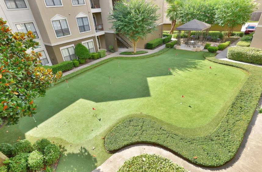 Apartment for rent at 2500 Woodland Park Dr, Houston, TX 77077