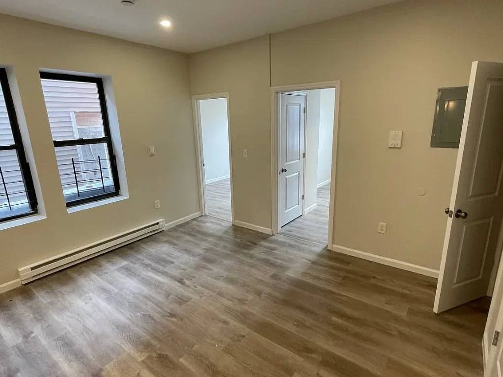 Apartment for rent at 383-385 Avon Ave #3R, Newark, NJ 07108