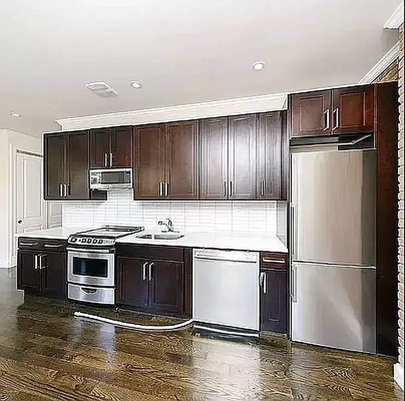 Apartment for rent at 1379 Lexington Ave #7B, New York, NY 10128