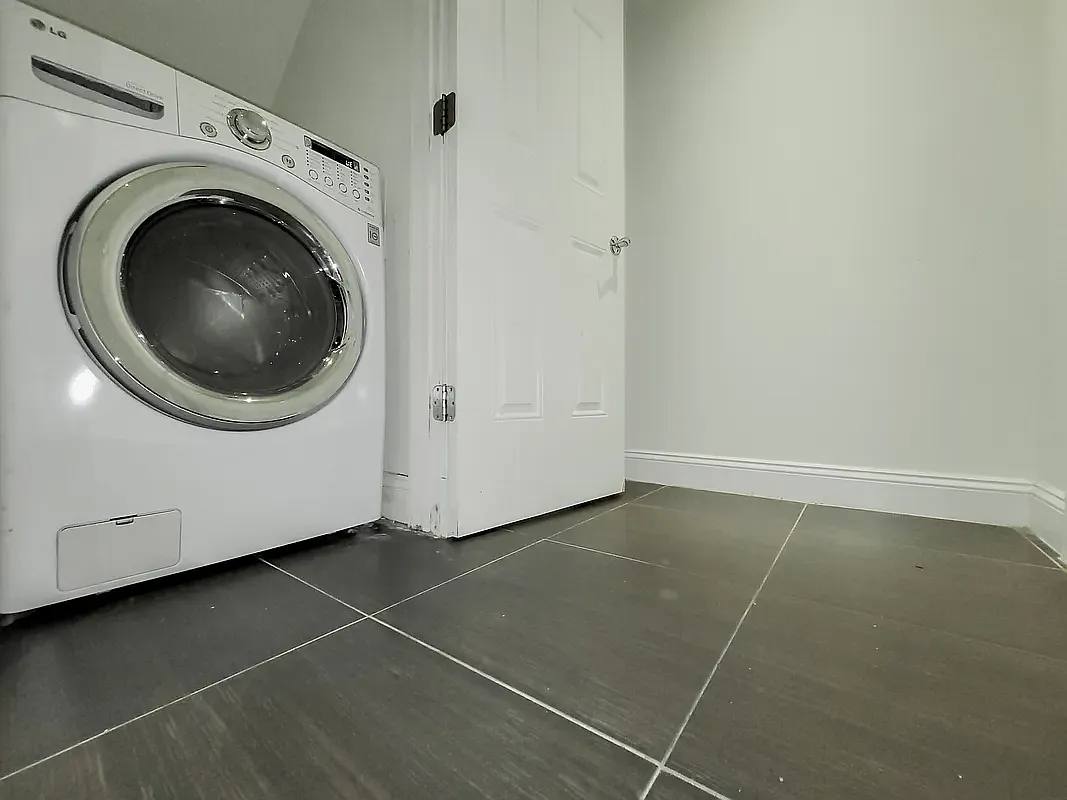 Apartment for rent at 323 E 78th St #1D, New York, NY 10075