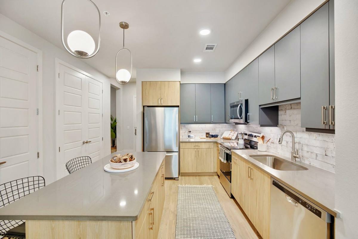 Apartment for rent at 1810 Main St, Houston, TX 77002