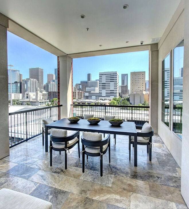 Apartment for rent at 2111 Austin St, Houston, TX 77002