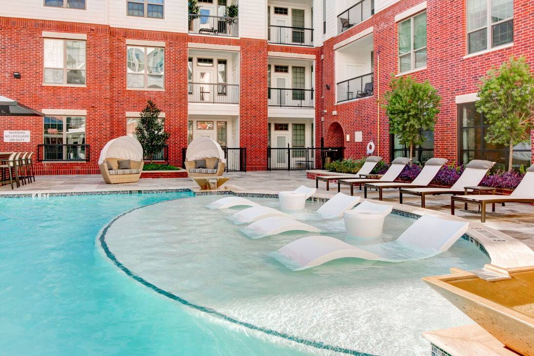 Apartment for rent at 2111 Austin St, Houston, TX 77002