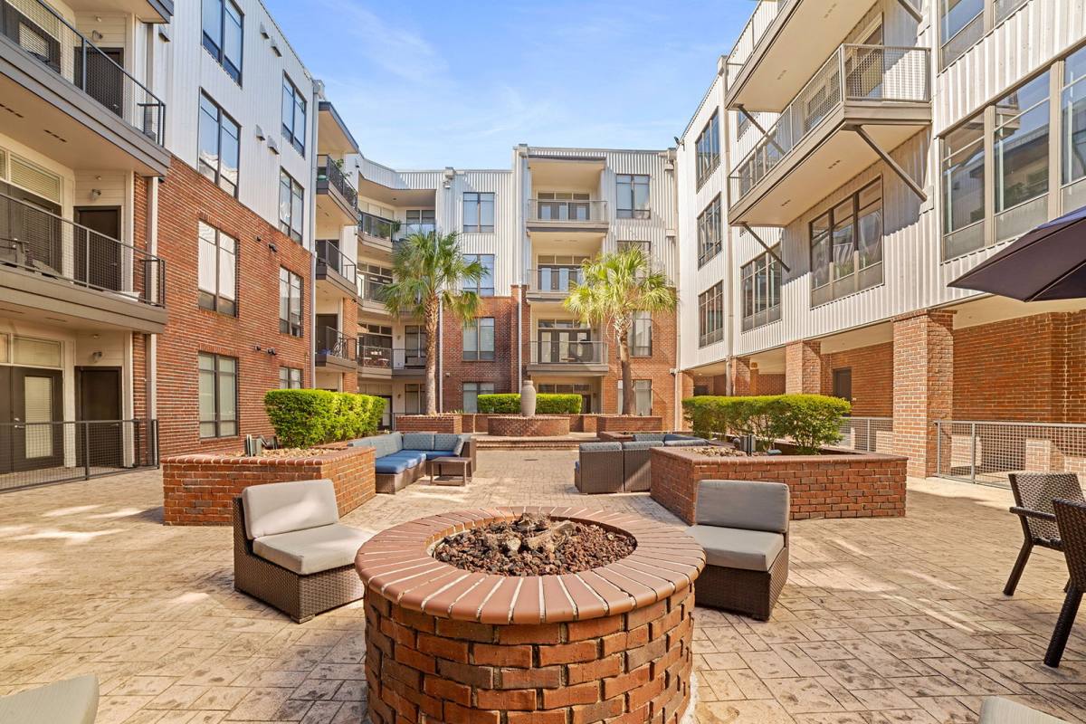 Apartment for rent at 2125 Yale St, Houston, TX 77008