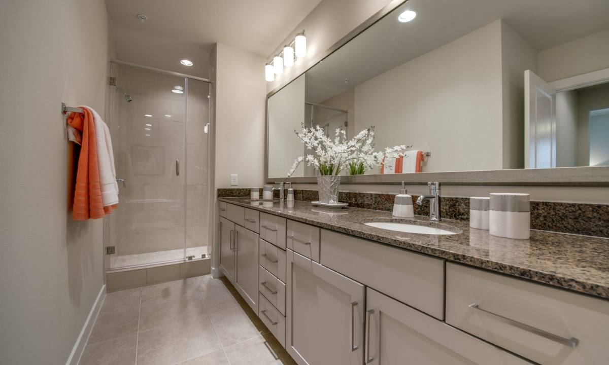 Apartment for rent at 2900 W Dallas St, Houston, TX 77019