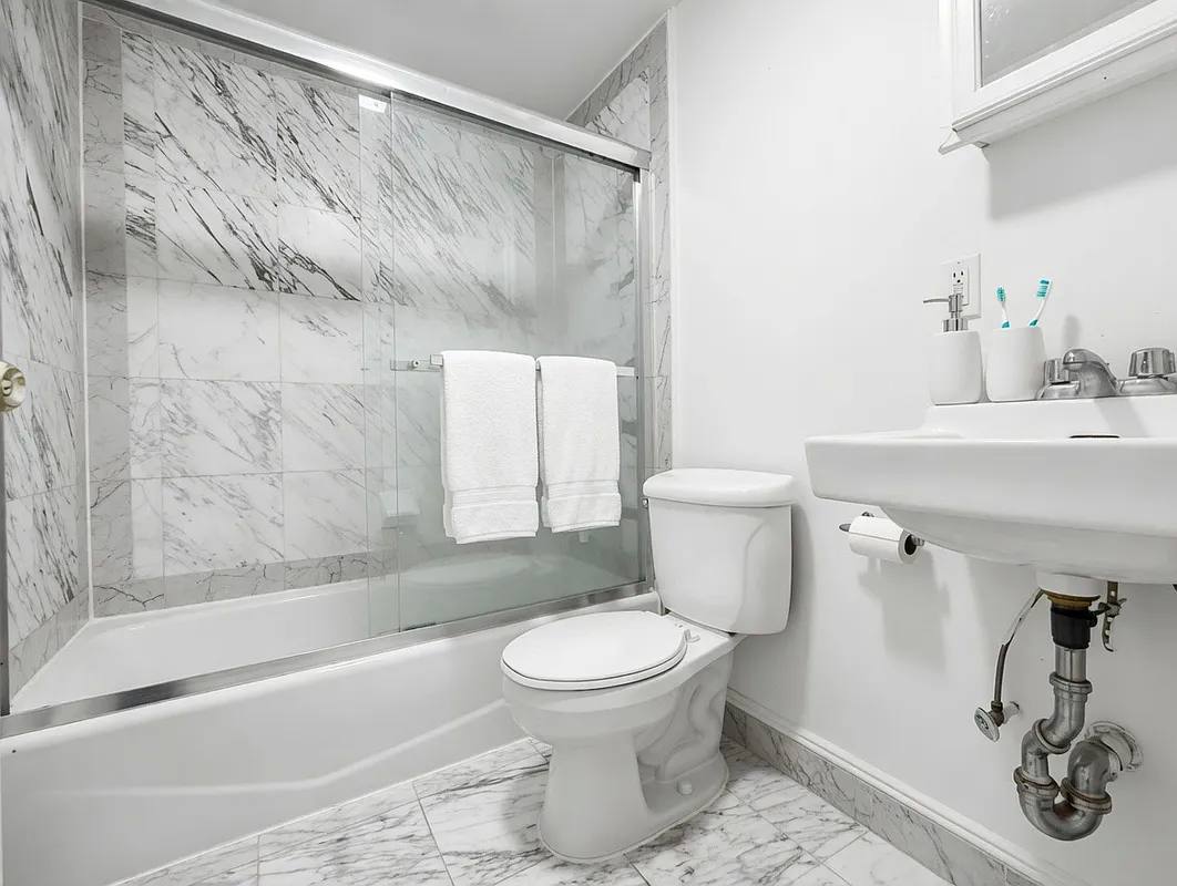 Apartment for rent at 126 Rivington St #2A, New York, NY 10002