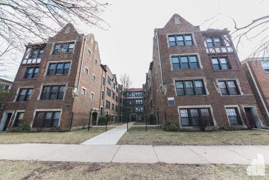 Apartment for rent at 2619 W Berwyn Ave #3B, Chicago, IL 60625