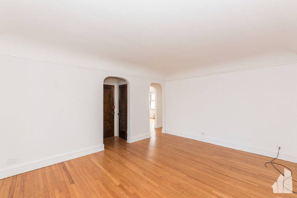 Apartment for rent at 2619 W Berwyn Ave #3B, Chicago, IL 60625