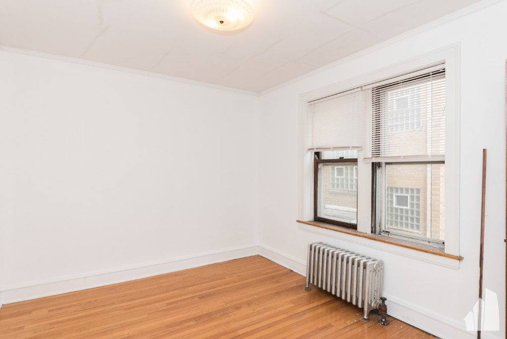 Apartment for rent at 2619 W Berwyn Ave #3B, Chicago, IL 60625