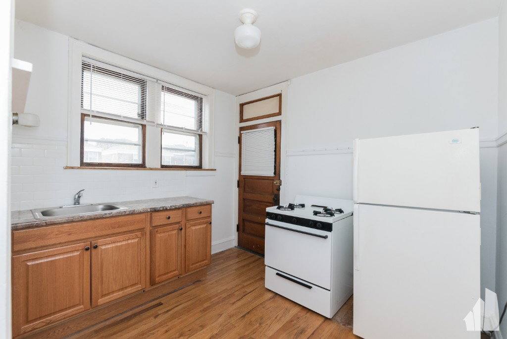 Apartment for rent at 2619 W Berwyn Ave #3B, Chicago, IL 60625